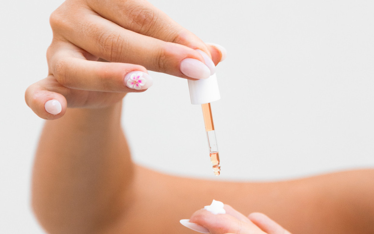 Personalized skincare to adapt at home banner